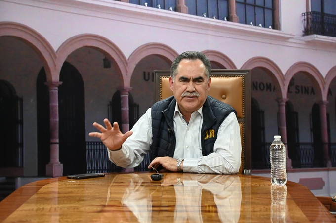 La UAS concluyó un año financiero desafiante con apoyo del Gobierno estatal y anticipa ajustes para optimizar su situación, afirmó el rector Jesús Madueña.