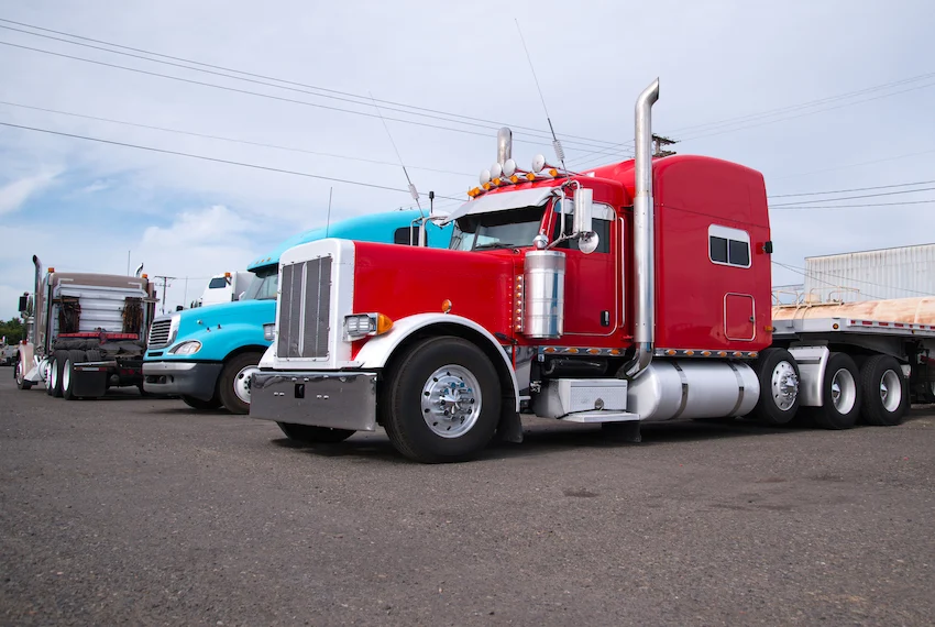 Los aranceles provocan una drástica caída en la industria de vehículos pesados en México