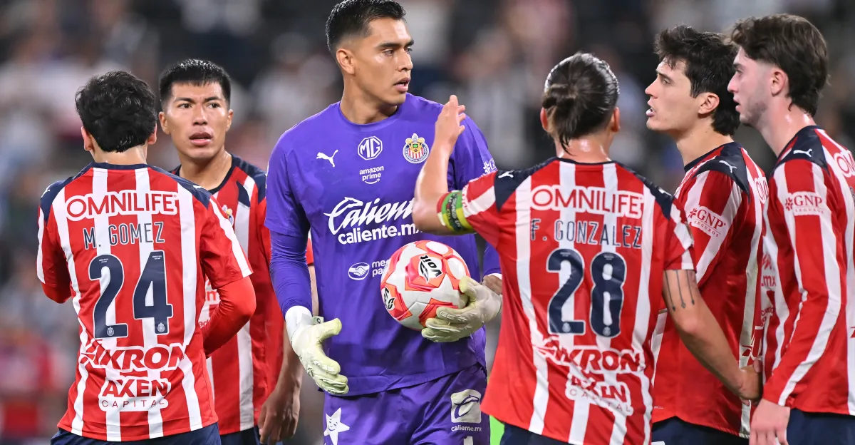 Las Chivas frenan la remontada de Monterrey y logran otra victoria.