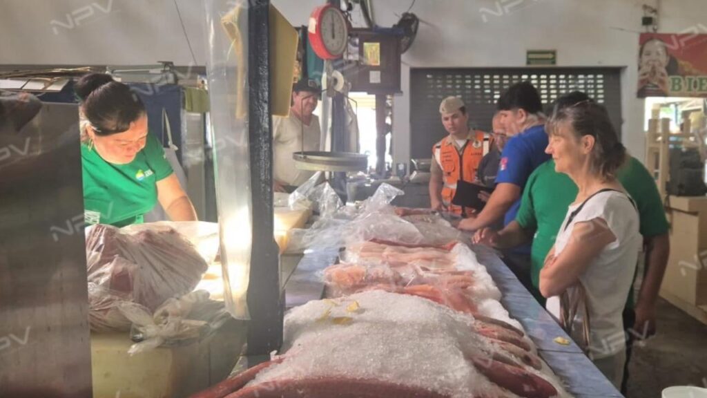 Marina y CONAPESCA garantizan la disponibilidad de productos pesqueros en el mercado de Palmar de Aramara