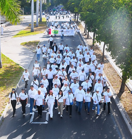 Más de 3,000 estudiantes marchan en Sinaloa en favor de la paz y en contra de las adicciones