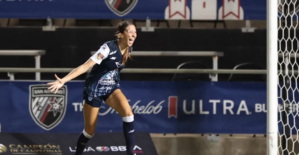 Nina Nicosia: Cómo un Nuevo Par de Botas Reavivó Su Carrera en el Fútbol y La Llevó a Hacer Historia con Pachuca Femenil