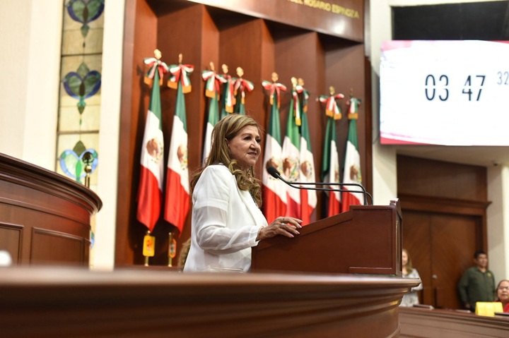 Tere Guerra exhorta a derribar fronteras tras la clausura del Parlamento de Mujeres 2026