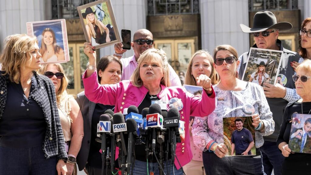 ¡Defendiendo a nuestros hijos! Familias alertan sobre la «amenaza digital» en redes sociales